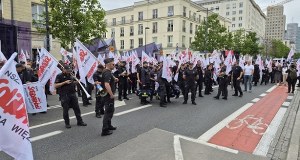 Mówią "nie" ograniczeniu świadczeń. Służba Więzienna protestuje w stolicy