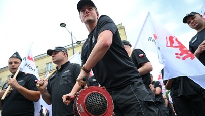 Mówią "nie" ograniczeniu świadczeń. Służba Więzienna protestuje w stolicy
