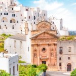 Mówią o nim "Santorini Włoch". To idealne miejsce na jesienny city-break