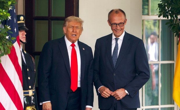 "Mówiłem Angeli...". Wyznania Trumpa podczas rozmowy z Merzem