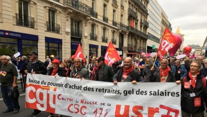 ​"Mówimy nie". Wielka fala protestów emerytów przeciwko polityce prezydenta Macrona