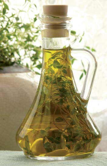Możemy wykorzystywać ulubione rodzaje przypraw, łącząc je z oliwą lub octem balsamicznym /materiały prasowe