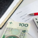 Możesz stracić świadczenie przez jeden przelew. Kiedy urząd uzna dochód?