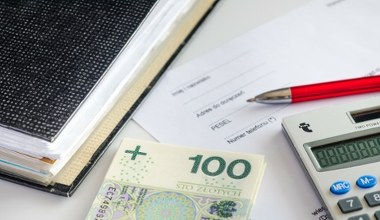 Możesz stracić świadczenie przez jeden przelew. Kiedy urząd uzna dochód?
