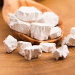 gotowanie Możesz zagęścić nim sos, upiec ciasto lub zrobić napój. Pomaga na zdrowe kości, w odchudzaniu i stresie