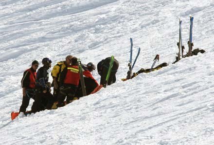 Możliwe, że odtwarzacz MP3 uratował narciarzom życie /AFP