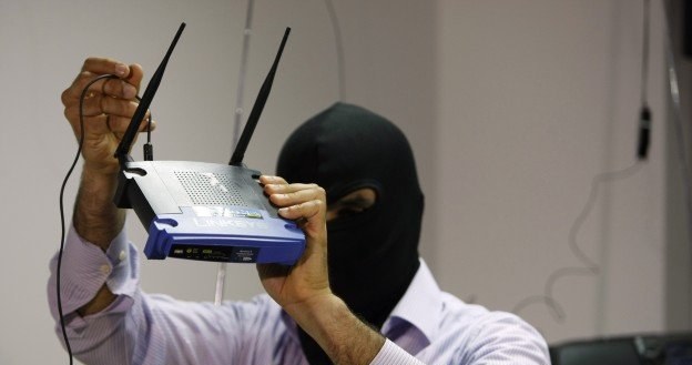 Możliwe, że wielki botnet stworzony przez hakerów z Iranu nigdy nie powstał /AFP