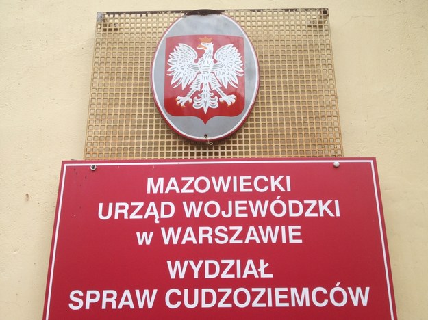 Możliwość legalnego osiedlenia się w Polsce i otrzymania obywatelstwa to łakomy kąsek dla wielu cudzoziemców /Mariusz PIekarski /RMF FM