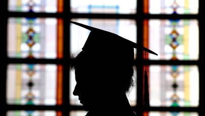 Możliwość wstrzymania spłat kredytów studenckich i wprowadzenia zmian w rekrutacji. Tarcza 3.0 dla uczelni