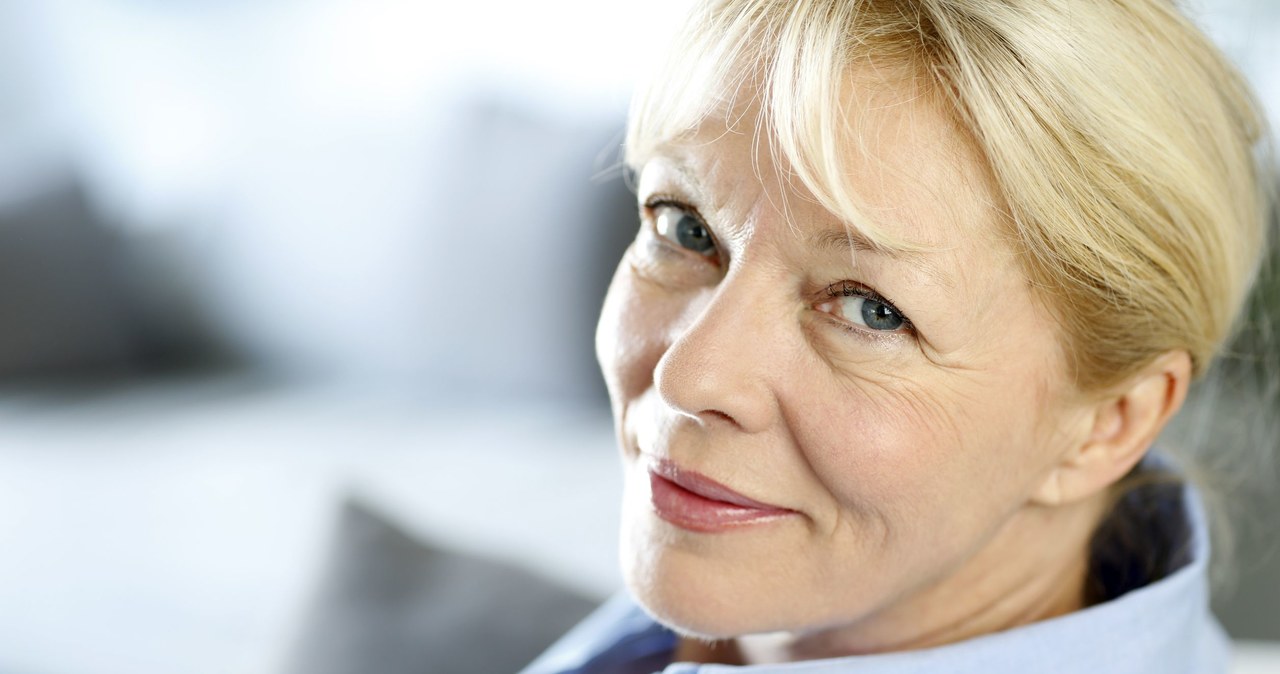 Można opóźnić pierwsze objawy menopauzy. Koniecznie rzuć palenie i zadbaj o dietę /123RF/PICSEL