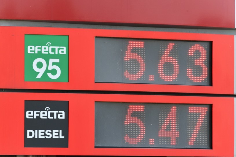 Można robić różne analizy, ale fakt jest jeden - ceny paliw są znacznie wyższe niż jeszcze kilka miesięcy temu i czuje to każdy kierowca /Wojciech Stróżyk /Reporter