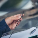 eksploatacja samochodu Można zaoszczędzić na mechaniku od skrzyń. Wystarczy otworzyć maskę
