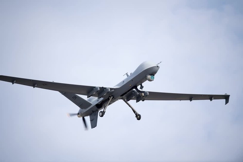 MQ-9 Reaper to konstrukcja będąca rozwinięciem drona MQ-1 Predator. Jest maszyną klasy MALE mająca operować na średnim pułapie, przed długi czas /Tech. Sgt. Emerson Nuñez/432nd Wing Public Affairs /domena publiczna