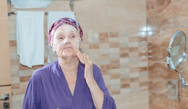 Mróz podrażnił twoją skórę? Ta maseczka uratuje cerę w kilka minut 