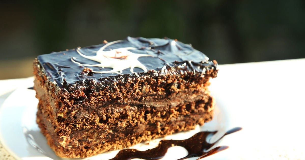 Mrożąc ciasta, warto podzielić je na porcje /123RF/PICSEL