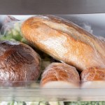 Mrozisz chleb? Ten prosty sposób może zmienić reakcję organizmu na pieczywo