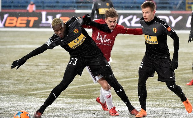 ​Mroźna Ekstraklasa musiała zagrać