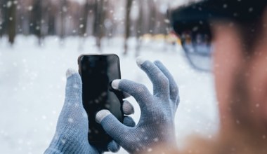 Mroźne dni, gorący smartfon. Jak dbać o baterię zimą?