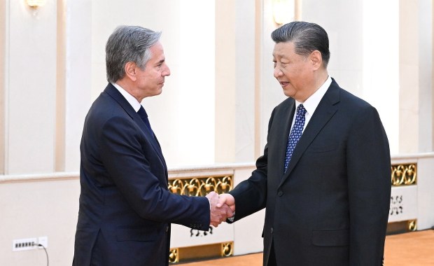 Mroźno w Pekinie. Blinken ostrzega Chiny