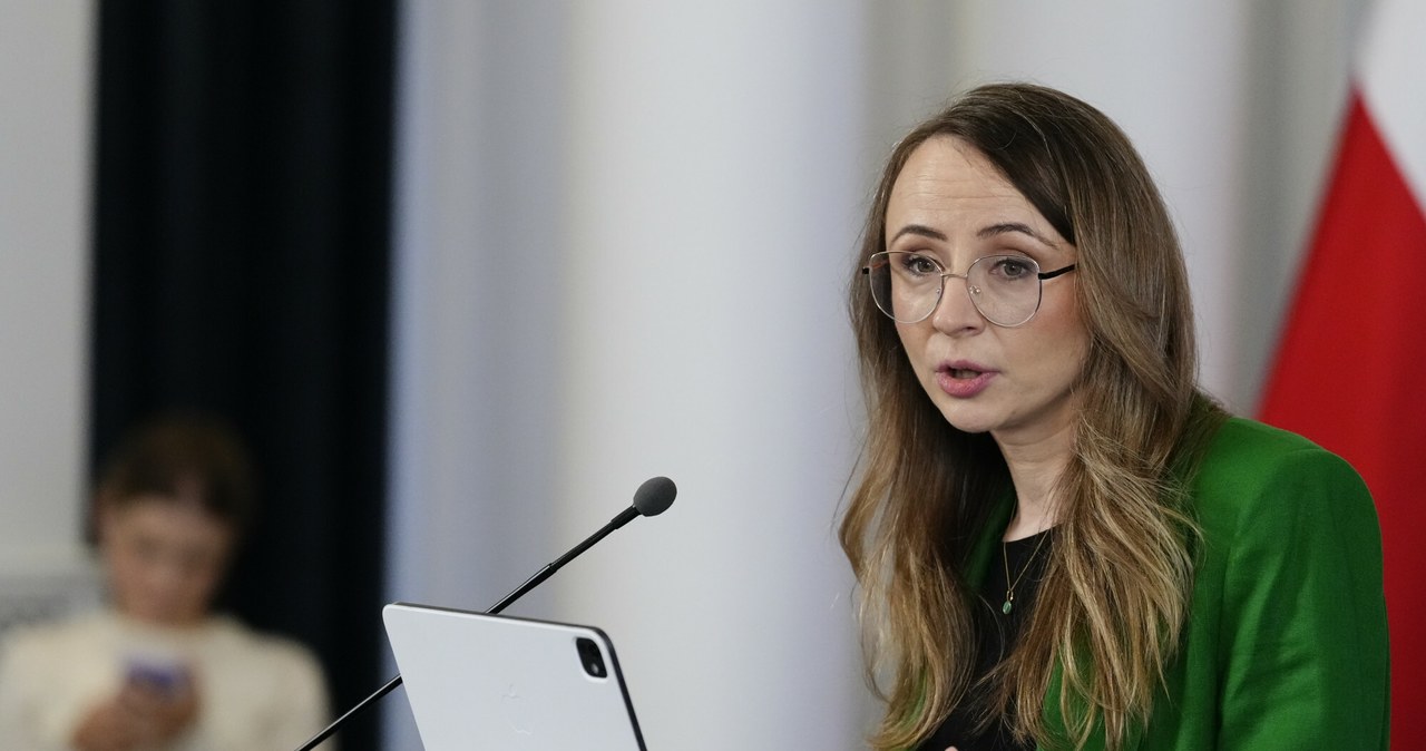 MRPiPS chce, aby odsetki za opóźnioną wypłatę wynagrodzenia naliczały się automatycznie /Marysia Zawada /Reporter