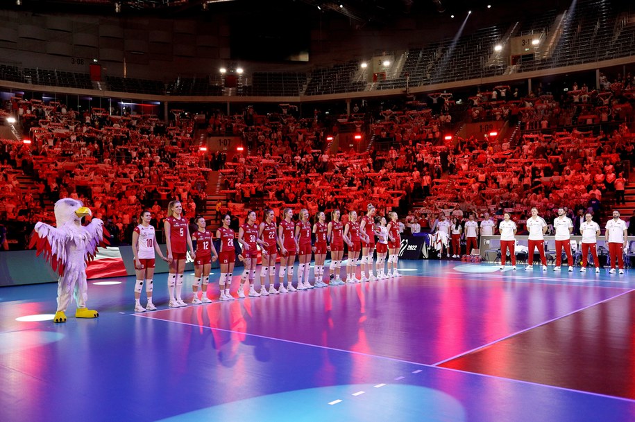 MŚ siatkarek 2022: Hymn przed meczem Polska - Serbia /Tomasz Wiktor /PAP