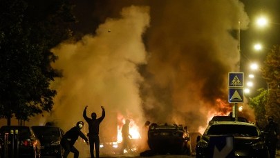 MSW Francji: Za zamieszki odpowiadają przestępcy, nie migranci