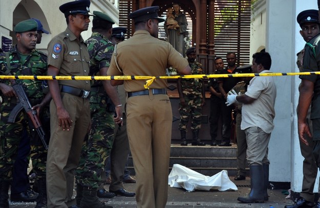 MSZ nie potwierdza informacji o Polakach wśród ofiar zamachów na Sri Lance /PAP/EPA/M.A. PUSHPA KUMARA /PAP