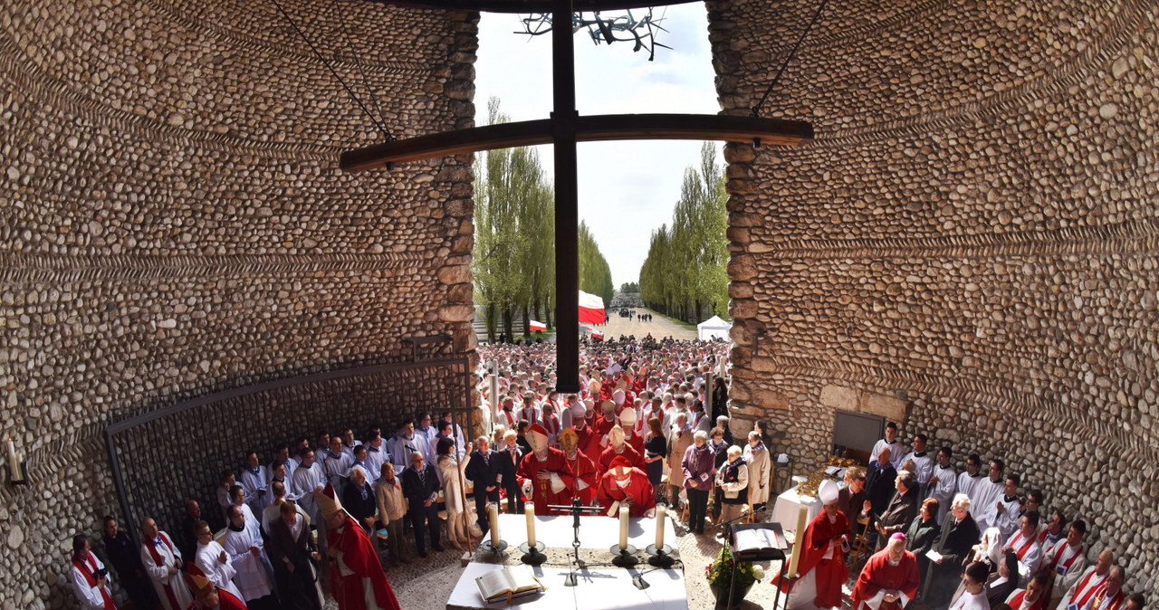 Msza św. w Kaplicy Śmiertelnego Lęku Chrystusa w KL Dachau /PAP/EPA