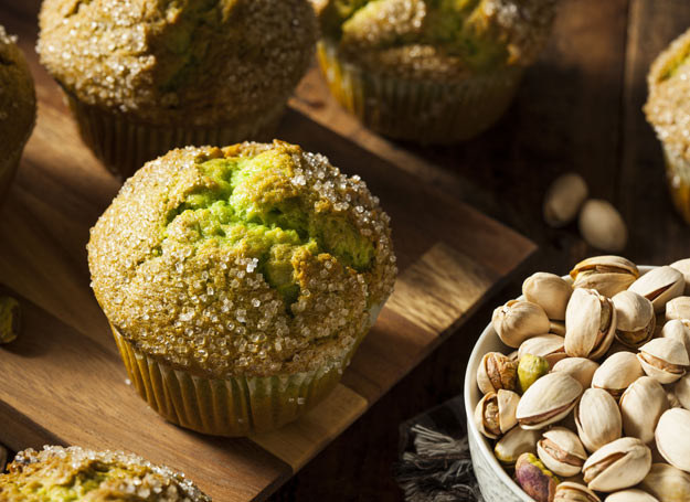Muffiny drożdżowe z pistacjami /Picsel /123RF/PICSEL