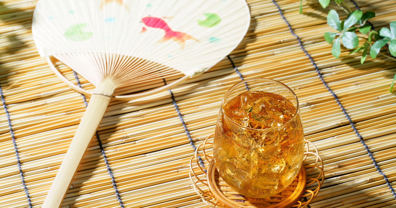 Mugicha - japoński napój z jęczmienia na upały /123RF/PICSEL