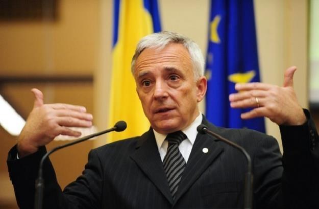 Mugur Isarescu, szef banku centralnego Rumunii /AFP