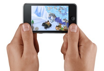 Multimedia, gry oraz bezprzewodowy internet - iPod touch to absolutnie wszechstronny gadżet /materiały prasowe