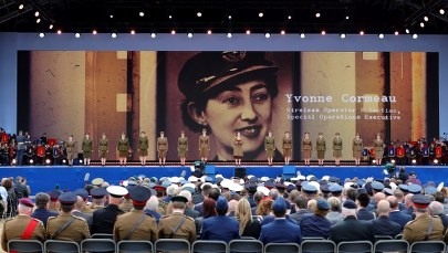 Multimedialna uroczystość dla uczczenia weteranów lądujących w Normandii