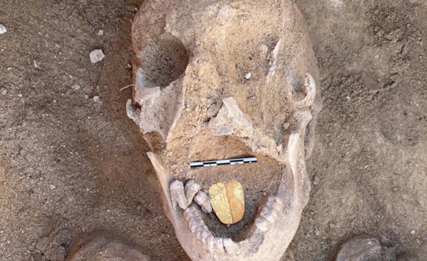 Mumia ze złotym językiem. Niesamowite odkrycie w Egipcie