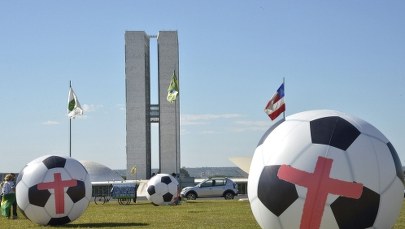 ​Mundial 2014: Biskupi pokazali organizatorom czerwoną kartkę. Poparli protestujących