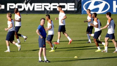 Mundial 2014: Trener Holandii nie ma nic przeciwko żonom piłkarzy