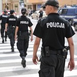 Mundurowi walczą o 20 procent