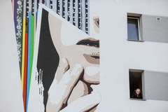 Mural upamiętniający Davida Bowiego odsłonięty w Warszawie