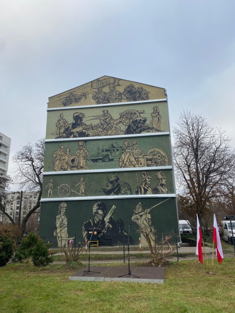 Niezwykły mural na warszawskiej Ochocie. Są na nim żołnierze z 1831 i 2022  roku - RMF 24