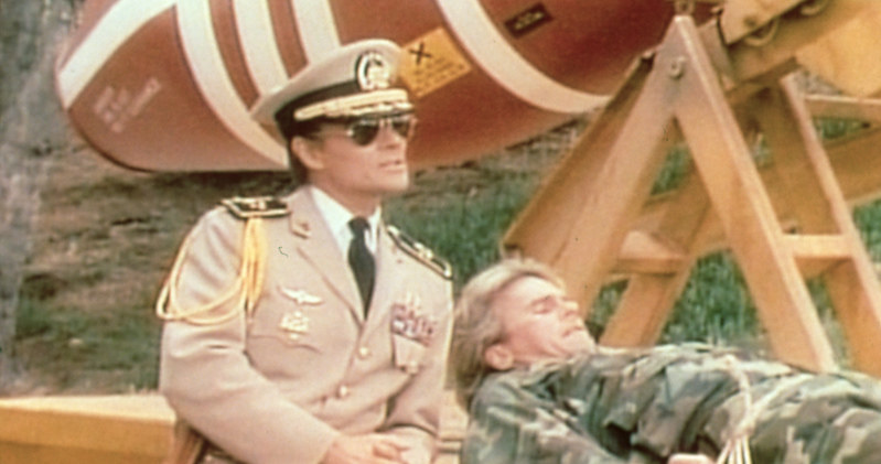 Murdoc (Michael Des Barres, z lewej) i MacGyver (Richard Dean Anderson) /AKPA