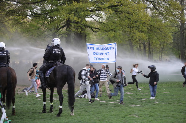 Musiała interweniować policja /OLIVIER HOSLET /PAP/EPA