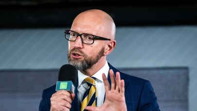 "Musimy zachować zimną krew". Były premier Ukrainy krytykuje odsyłanie orderów