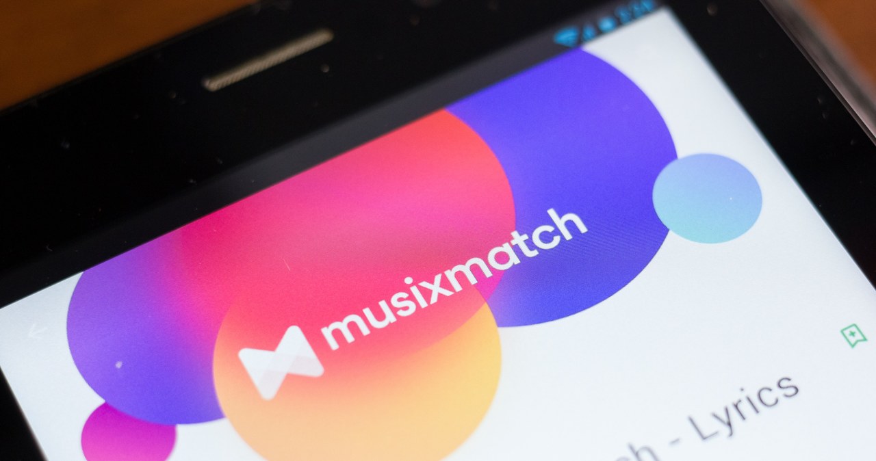 Musixmatch udostępnia od razu tekst piosenki. /123RF/PICSEL