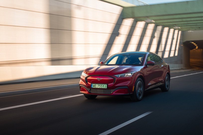 Mustang Mach-E to skok na wyższy poziom elektromobilności /.