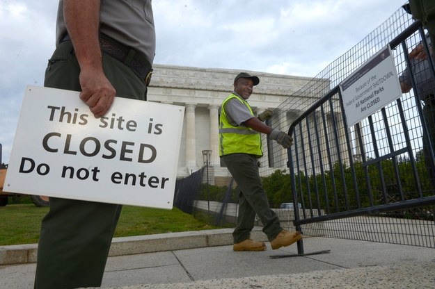 Muzea, parki narodowe i niektóre urzędy federalne są zamknięte /SHAWN THEW    /PAP/EPA