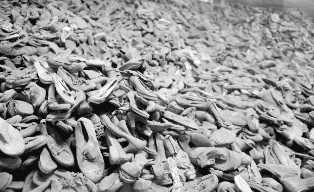 Muzeum Auschwitz rozpoczęło program konserwacji bucików dzieci, ofiar Zagłady