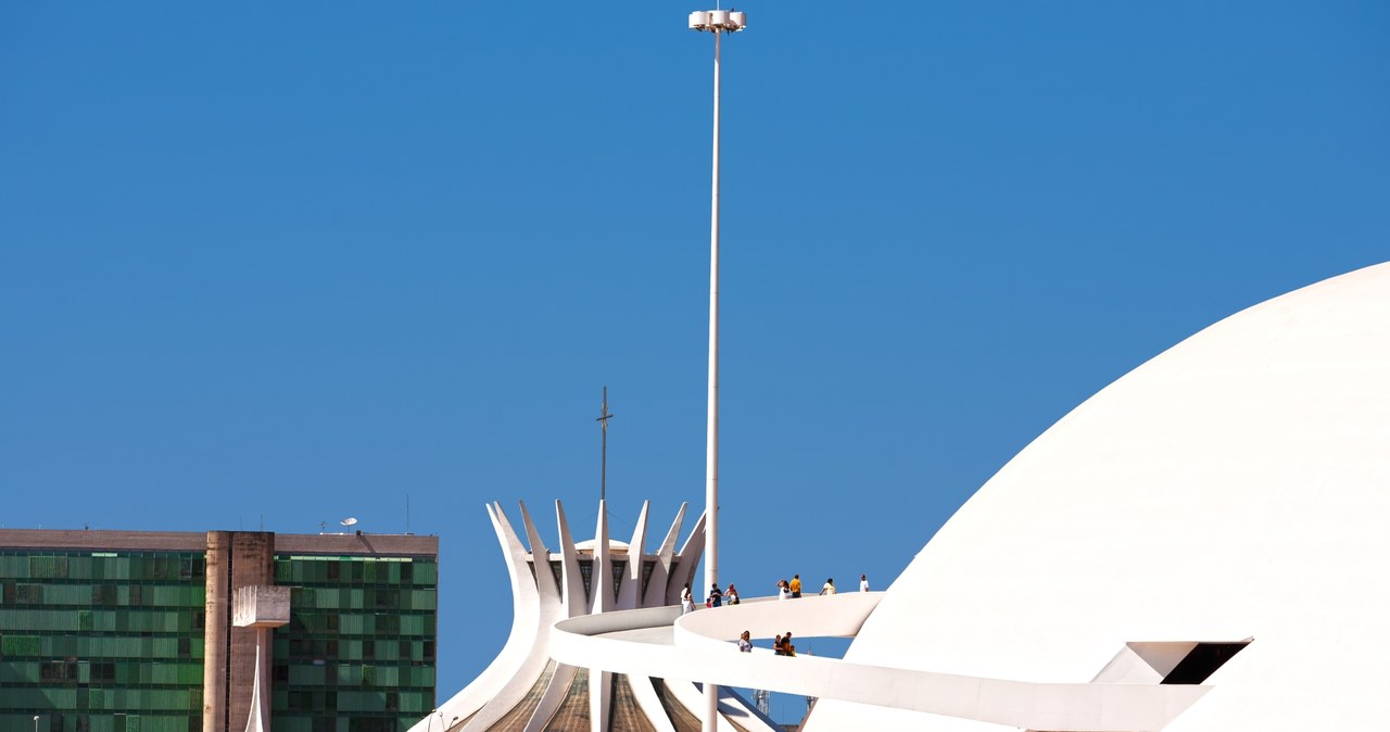 Muzeum Narodowe i Katedra w Brasilii to wspaniałe dzieła architekta Oscara Niemeyera /123RF/PICSEL