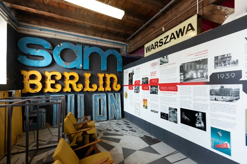 Muzeum Neonów w Warszawie. Widok na neony "Berlin" i "Sam" /ARKADIUSZ ZIOLEK/East News /East News