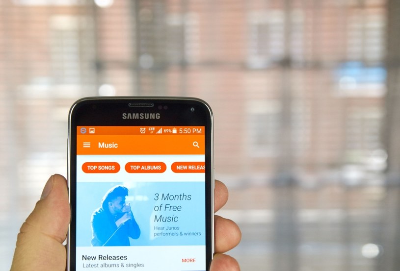 Muzka Google Play chce w ten sposób przyciągnąć użytkowników konkurencyjnych serwisów /123RF/PICSEL