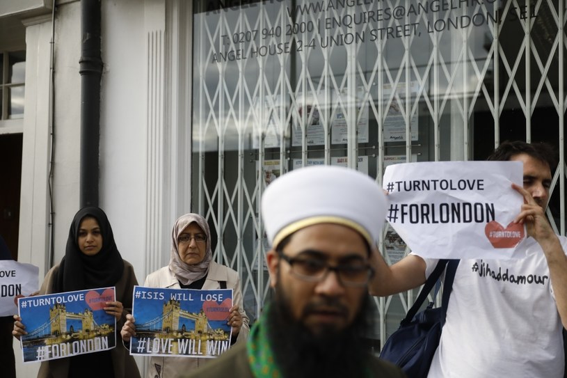 Muzułmanie w Wielkiej Brytanii potępiaja sprawców zamachu /ODD ANDERSEN / AFP /AFP